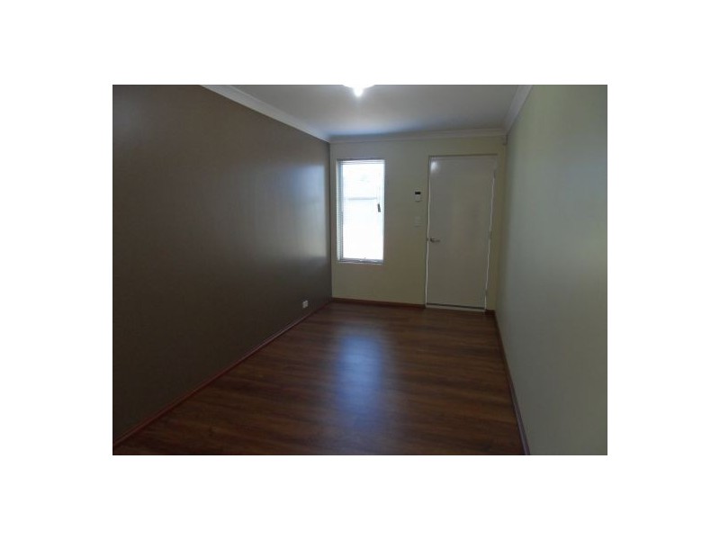 1/6 Dotterel Way, East Cannington WA 6107