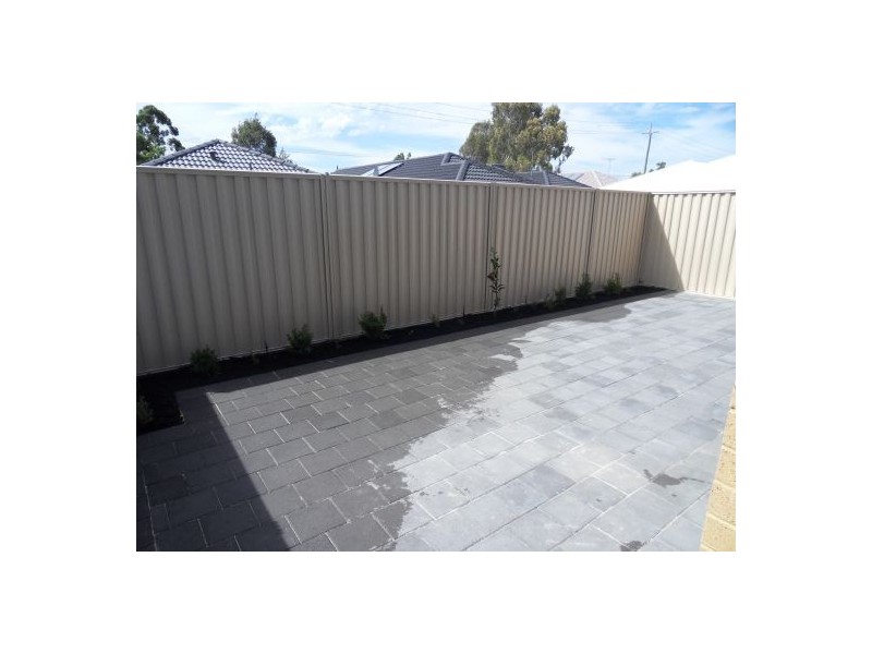 1/6 Dotterel Way, East Cannington WA 6107