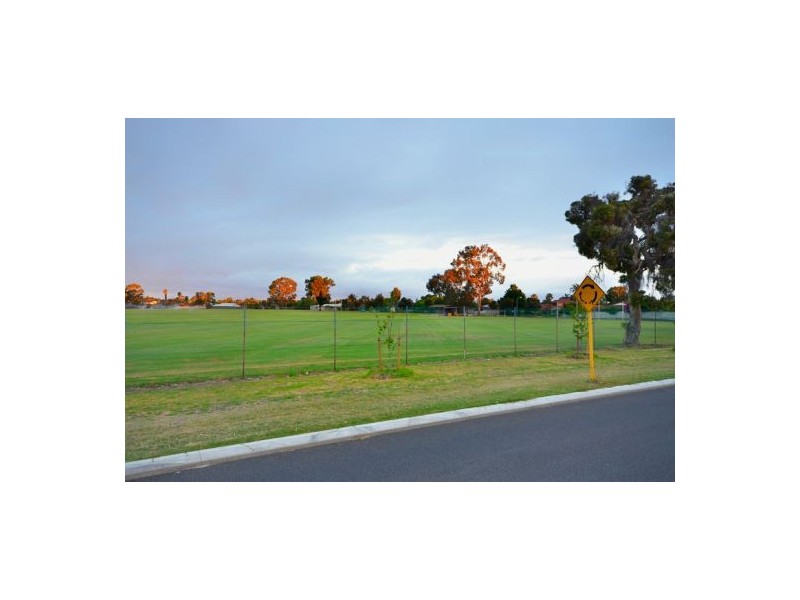 11A Elderfield Road, Manning WA 6152