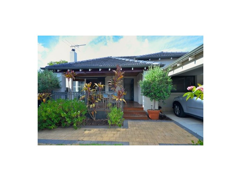 32 Thelma Street, Como WA 6152