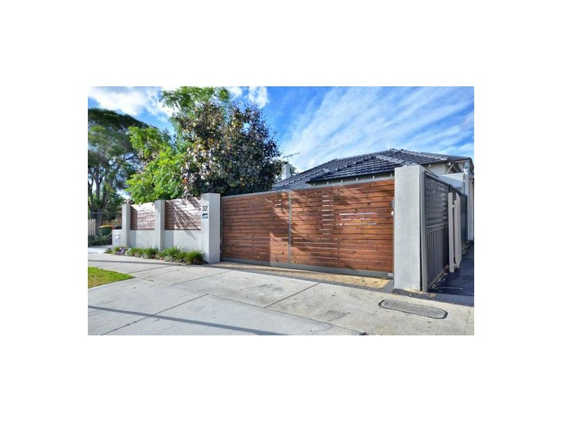 32 Thelma Street, Como WA 6152