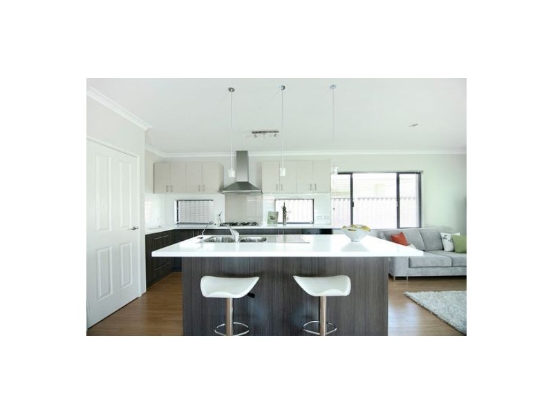 11 Elderfield Road, Manning WA 6152