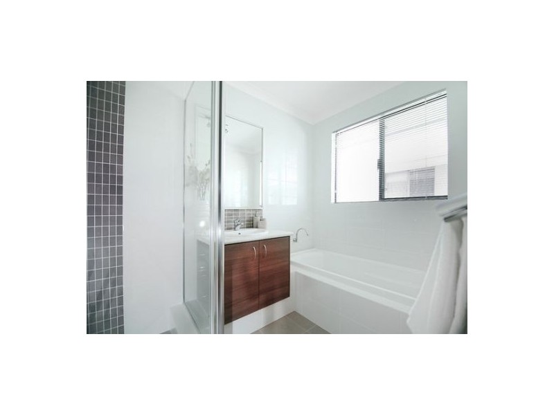 11 Elderfield Road, Manning WA 6152