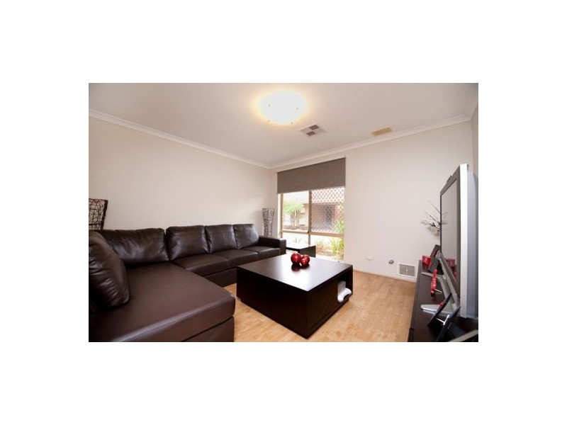 2/49 Mosaic Street, Shelley WA 6148