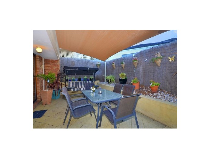 4/300 Preston Point Road, Attadale WA 6156