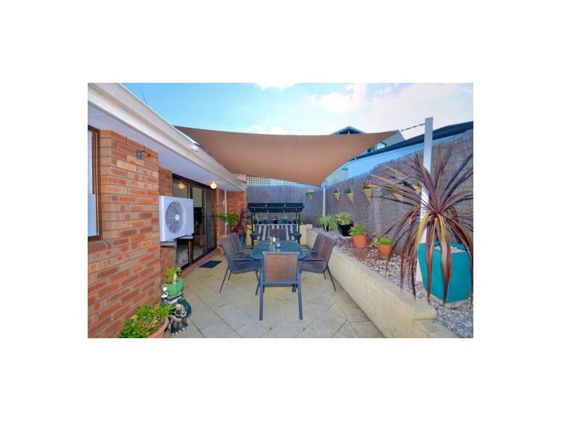 4/300 Preston Point Road, Attadale WA 6156