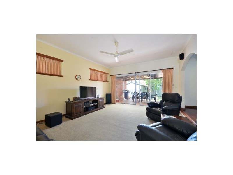 104 Thelma Street, Como WA 6152