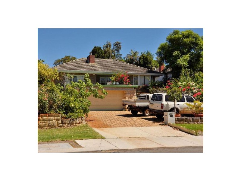 207 The Esplanade, Mount Pleasant WA 6153