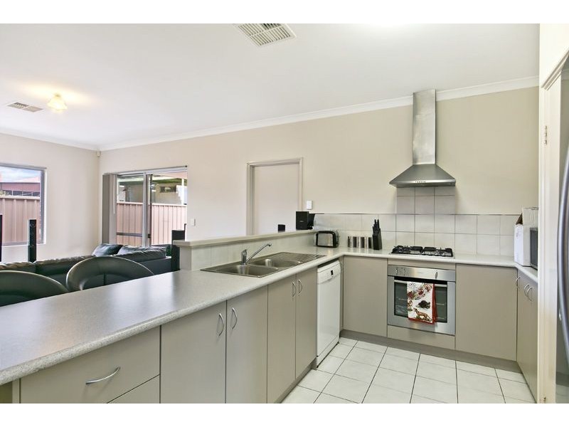 35B Clovelly Crescent, Lynwood WA 6147