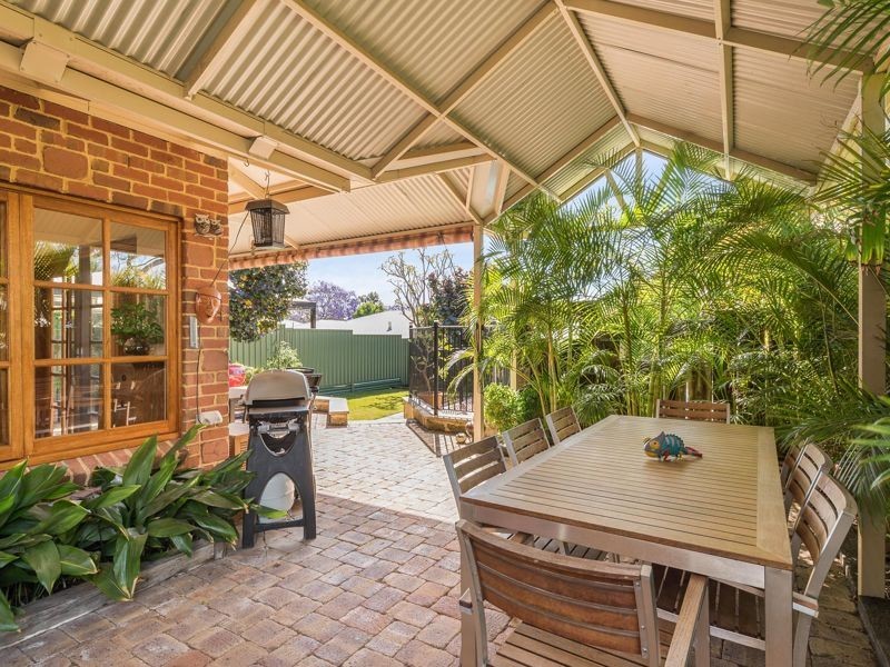 28a Godwin Avenue, Manning WA 6152