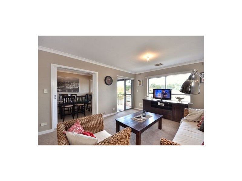 17/2 Gregory Way, Coolbellup WA 6163