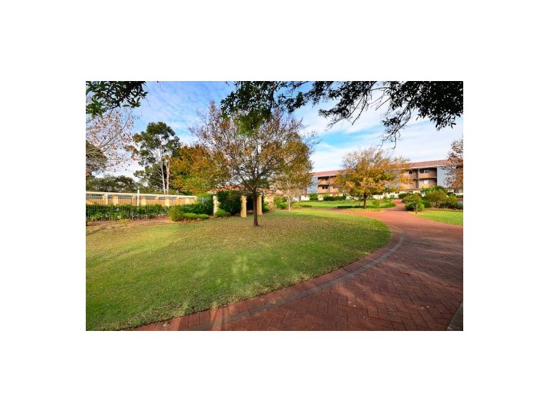 17/2 Gregory Way, Coolbellup WA 6163