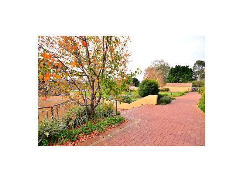 17/2 Gregory Way, Coolbellup WA 6163