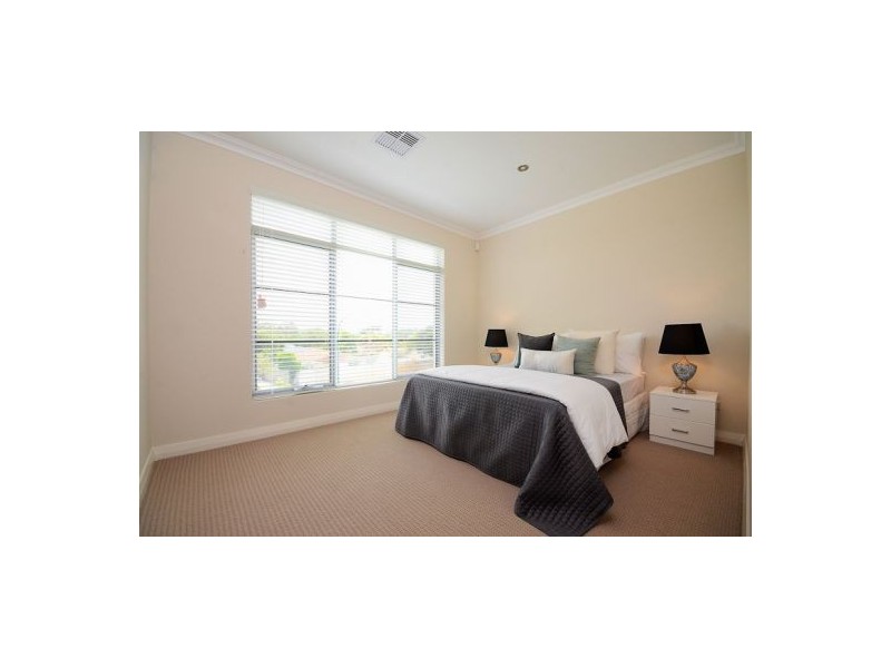 55 Cale Street, Como WA 6152