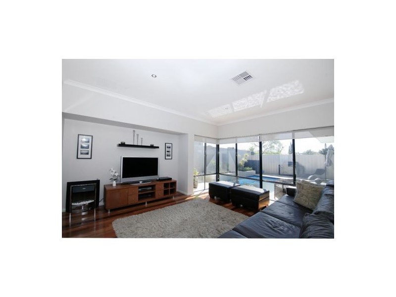 22a Bickley Crescent, Manning WA 6152