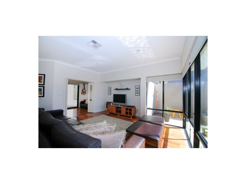 22a Bickley Crescent, Manning WA 6152