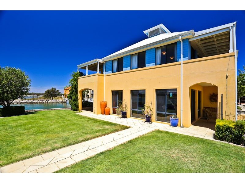 19/19 San Marco Quays, Halls Head WA 6210
