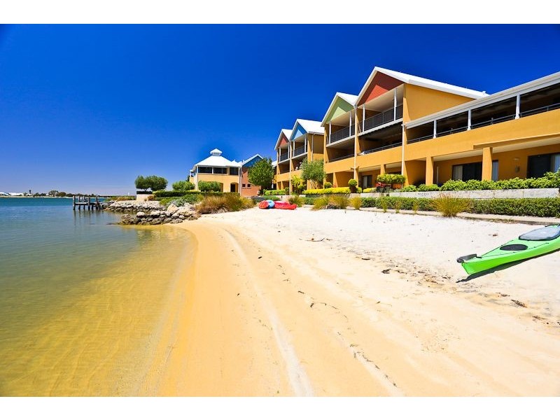 19/19 San Marco Quays, Halls Head WA 6210
