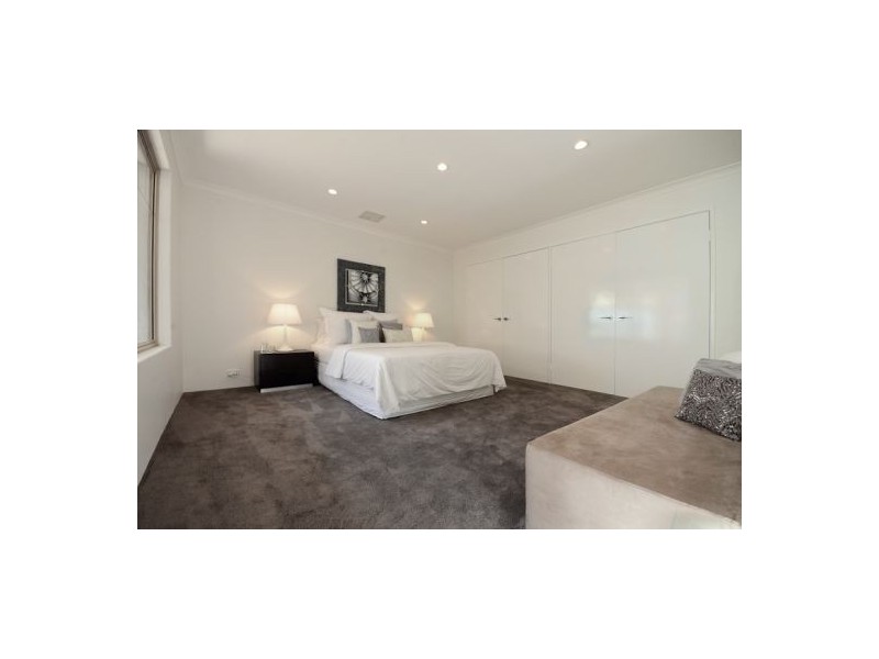 40 Downey Drive, Manning WA 6152