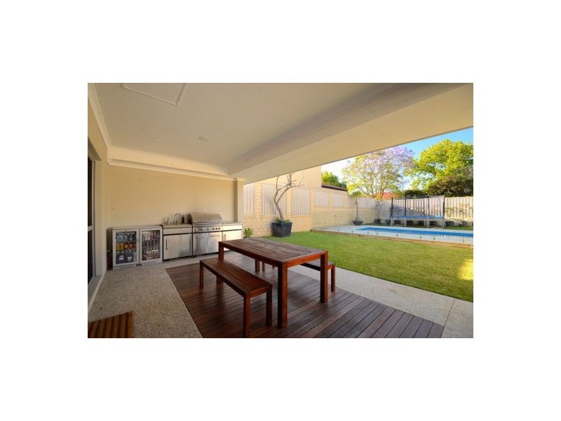 26 Barker Avenue, Como WA 6152