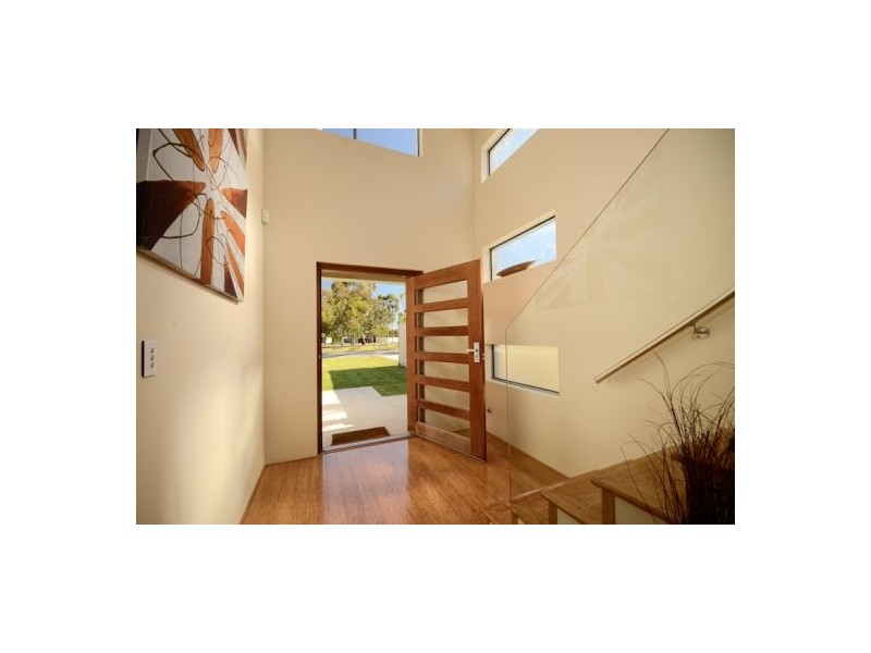 26 Barker Avenue, Como WA 6152