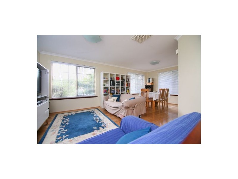 37 Challenger Avenue, Manning WA 6152