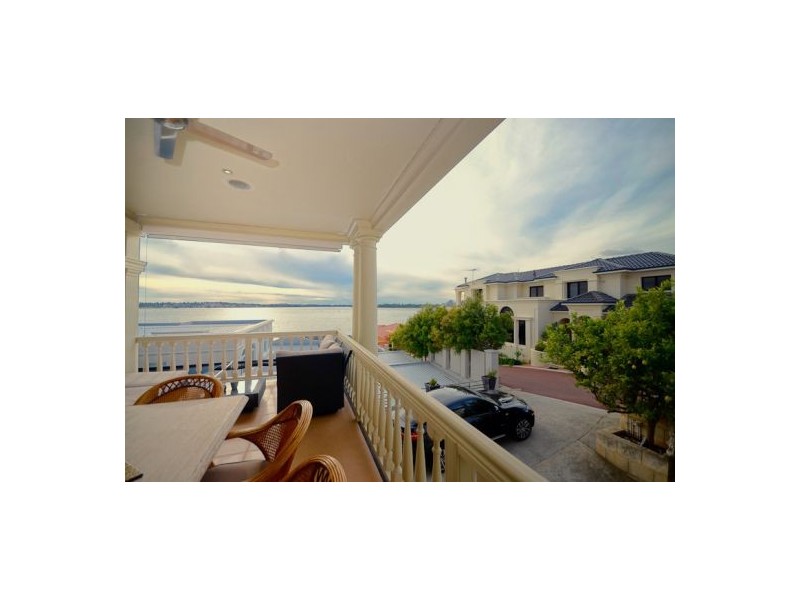 14c Fraser Rd, Applecross WA 6153