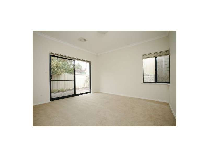 2/91 Monash Avenue, Como WA 6152