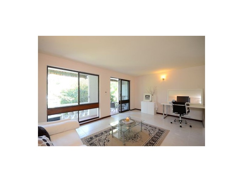 1/122 Labouchere Road, South Perth WA 6151