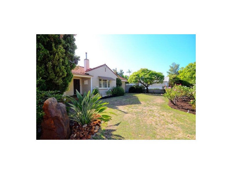 6 Fletcher Street, Applecross WA 6153