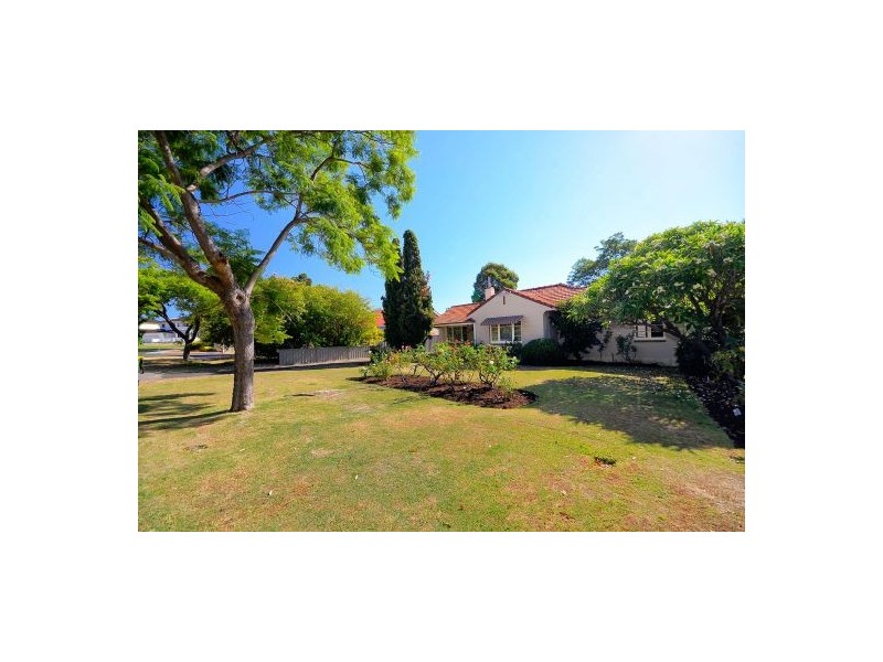 6 Fletcher Street, Applecross WA 6153