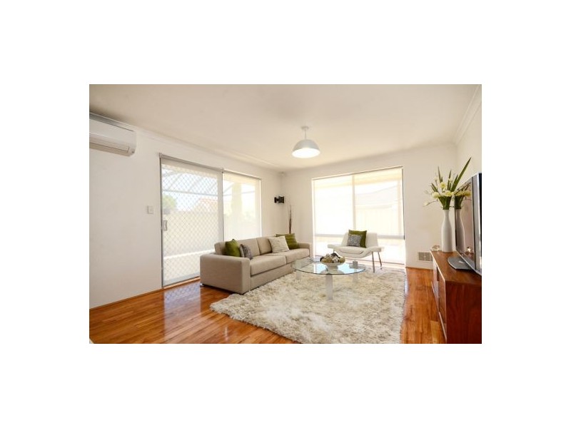 8a Bradshaw Crescent, Manning WA 6152