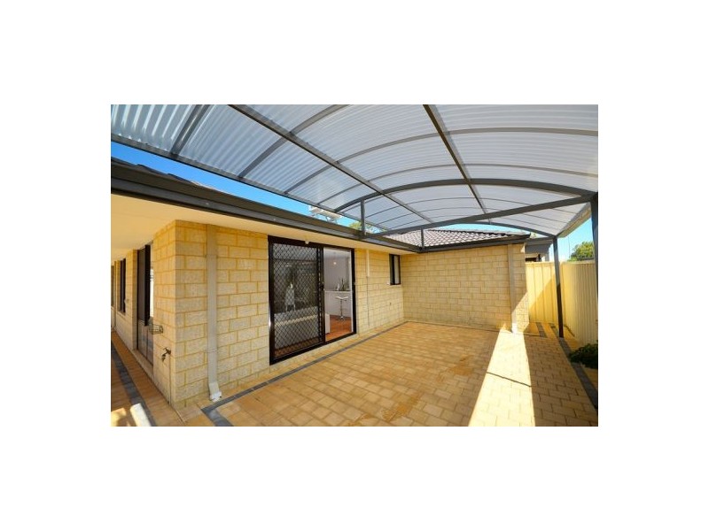 8a Bradshaw Crescent, Manning WA 6152