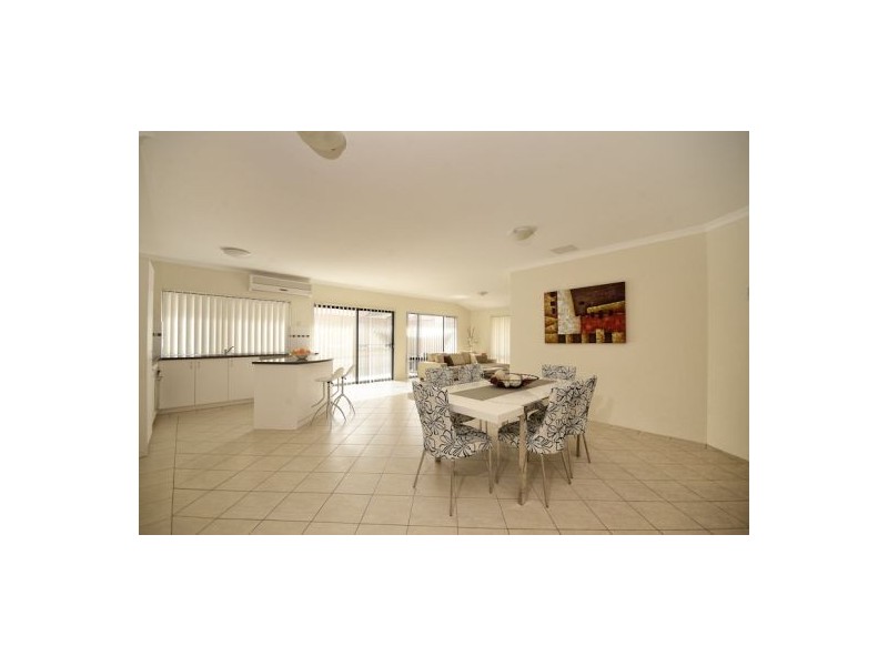 2/134 Manning Road, Manning WA 6152