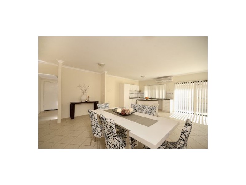 2/134 Manning Road, Manning WA 6152