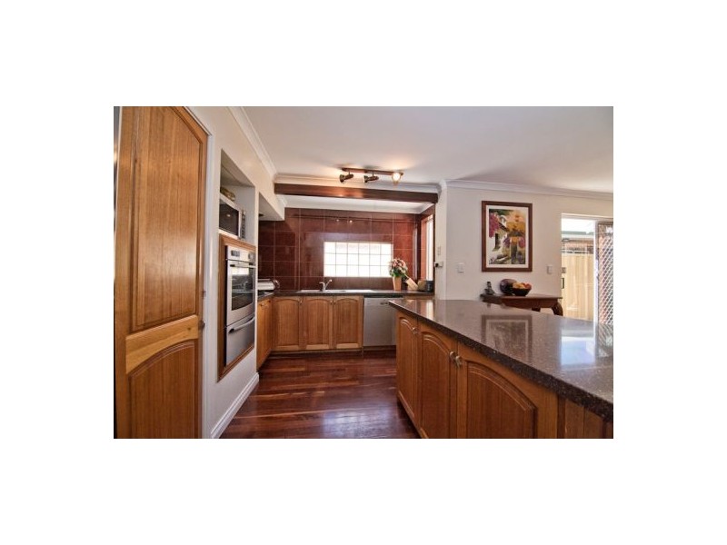 14 Marsh Avenue, Manning WA 6152