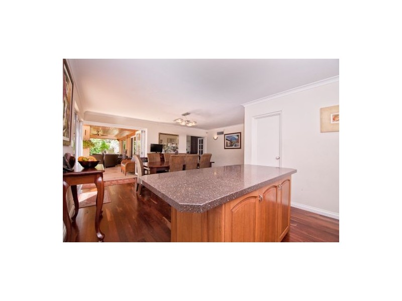 14 Marsh Avenue, Manning WA 6152