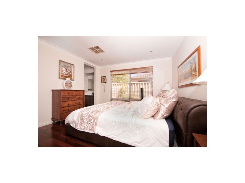 14 Marsh Avenue, Manning WA 6152