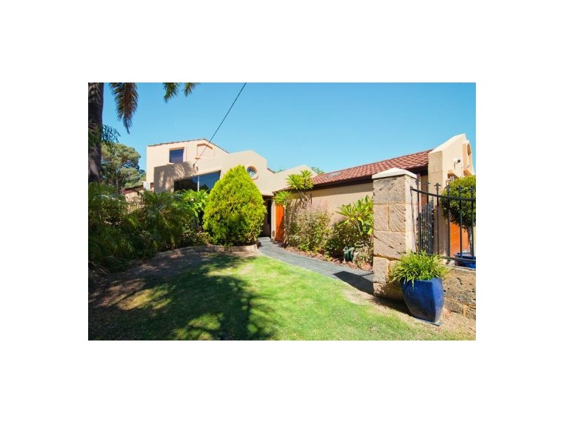 14 Marsh Avenue, Manning WA 6152