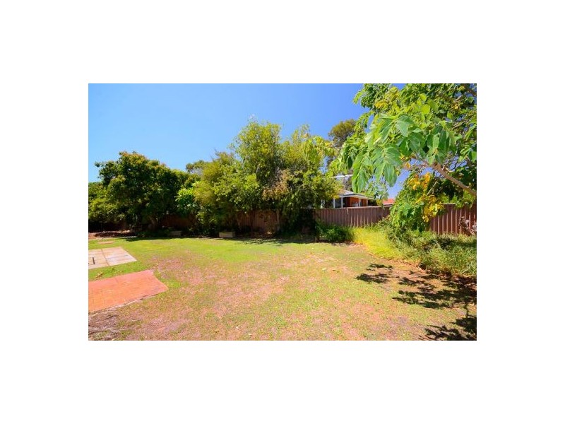 32 Pinetree Gully Road, Willetton WA 6155