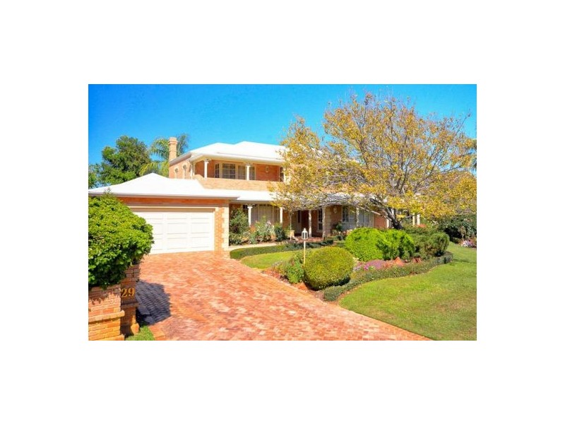 29 Riverton Drive, Rossmoyne WA 6148