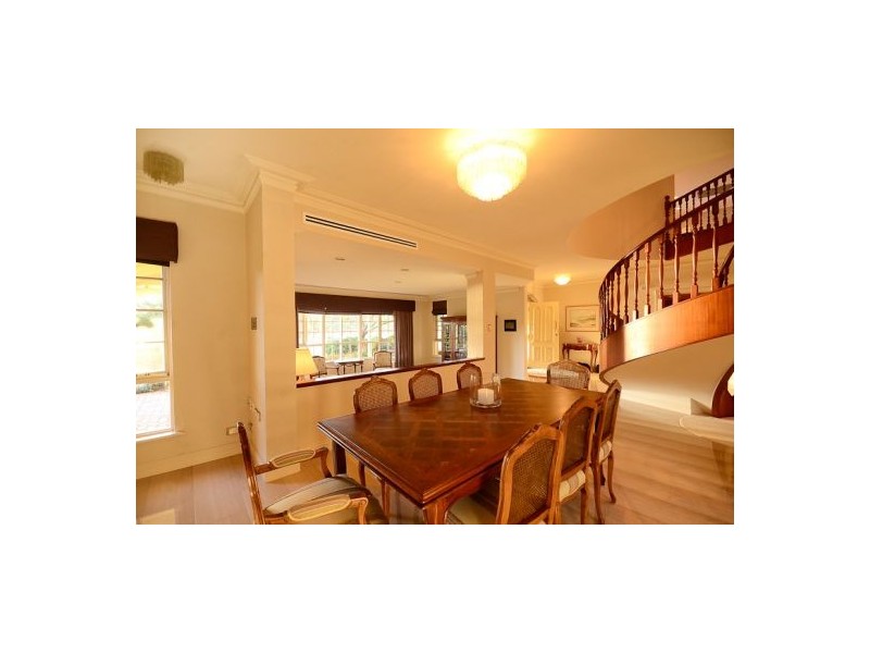 29 Riverton Drive, Rossmoyne WA 6148