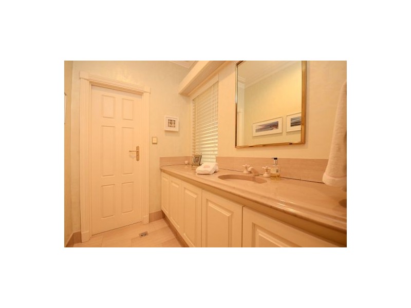 29 Riverton Drive, Rossmoyne WA 6148