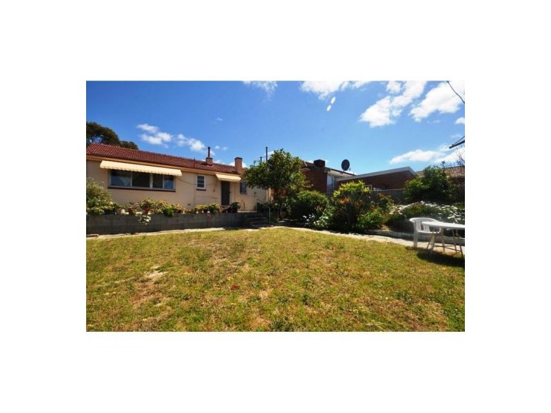 34 Boundary Road, St James WA 6102