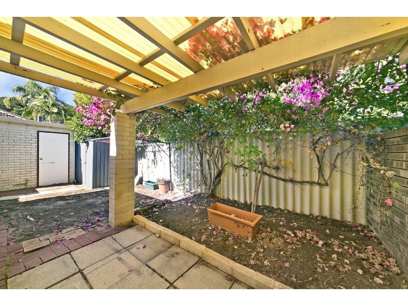 2/61 Cale Street, Como WA 6152