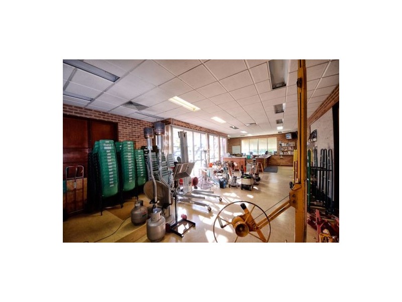 2 Crompton Road, Rockingham WA 6168