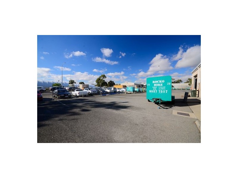 2 Crompton Road, Rockingham WA 6168