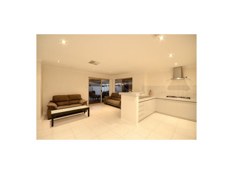25 Galaxy Way, Carlisle WA 6101