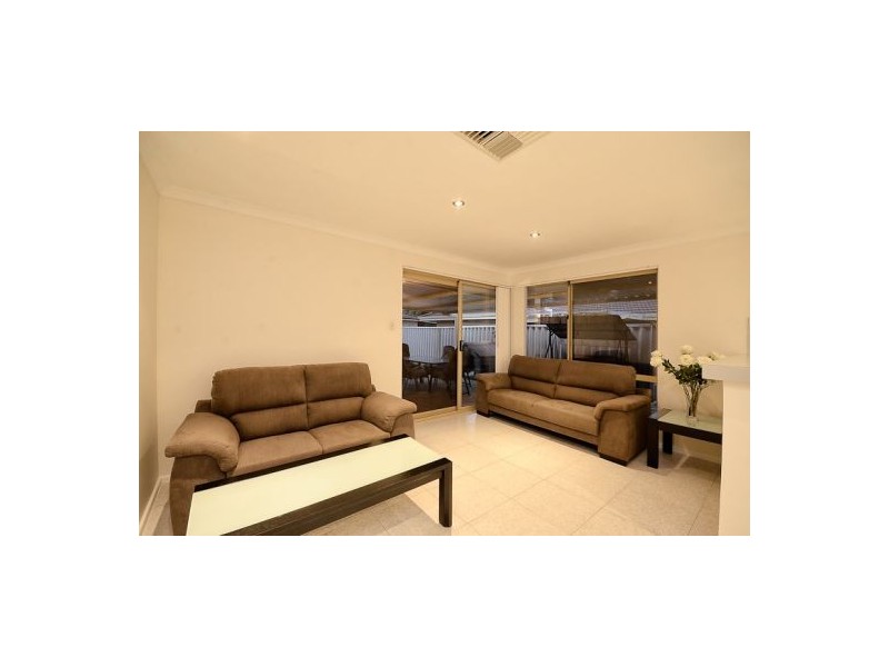 25 Galaxy Way, Carlisle WA 6101