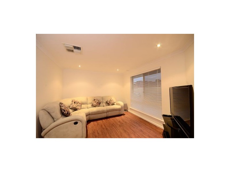 25 Galaxy Way, Carlisle WA 6101